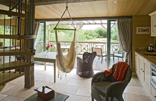 Saint-Wambert-des-Trois-Vallees House | Maison au bord de l'eau "le Lavoir" 2 pers + access to swimming pool and SPA