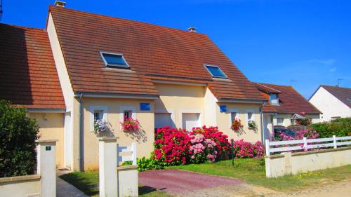 Saint-Jean-de-la-Riviere House | Maison avec jardin à 80 m de la plage de Barneville-Carteret
