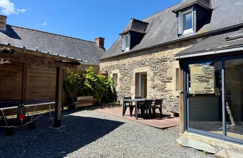 Ploubezre House | maison bretonne,gîte de keranglaz