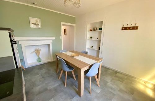 Cendrecourt House | Maison Calme avec extérieur