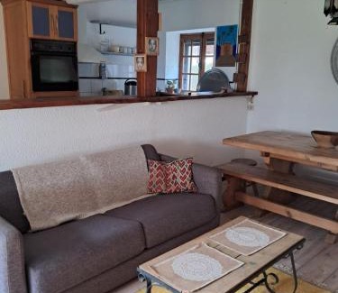 Giroussens House | maison campagne jardin