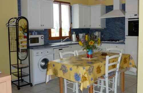 Saint-Meard-de-Drone House | Maison charmante avec terrasse, jardin clos et animaux acceptés - FR-1-616-90