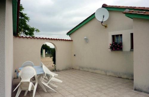 Saint-Meard-de-Drone House | Maison charmante avec terrasse, jardin clos et animaux acceptés - FR-1-616-90