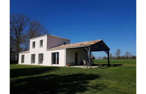Belleville-sur-Vie Cottage | Maison Chaleureuse