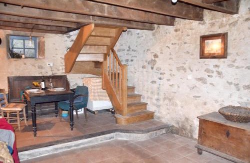 Correze House | Maison charmante à Meyrignac-l'Église avec cheminée