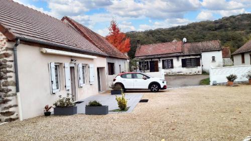 Saint-Victor House | Maison charmante à Estivareilles + Piscine