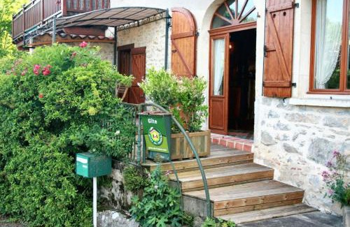 Milhars House | Maison charmante à Milhars avec terrasse et vue sur la ville