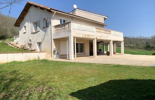 Saint-Gery House | Maison charmante à Saint-Géry avec piscine partagée