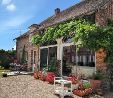 Le Vaudreuil House | Maison charmante au Vaudreuil avec magnifique jardin clos