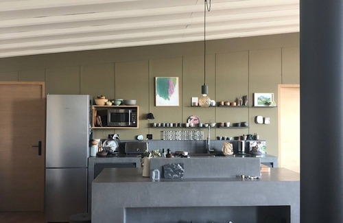 Pont-de-Barret House | Maison Contemporaine en Bois sur Pilotis, vue Incroyable