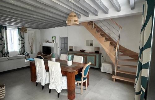 Saint-Eloy-de-Gy House | Maison contemporaine avec piscine et jardin, proche de Bourges - FR-1-586-43