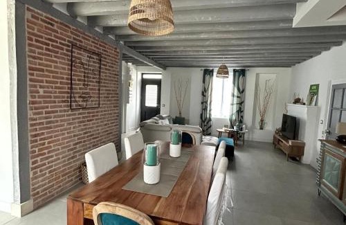 Saint-Eloy-de-Gy House | Maison contemporaine avec piscine et jardin, proche de Bourges - FR-1-586-43