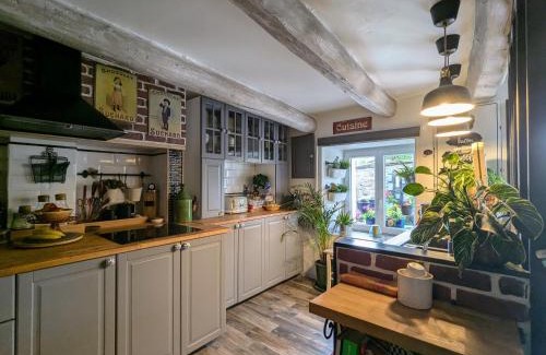 Saint-Victor-sur-Arlanc Bed & Breakfast | Maison d'hôtes rénovée avec table d'hôte dans la campagne Altiligérienne - FR-1-582-522