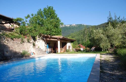 Combovin Bed & Breakfast | Maison d'hôtes Ainsi Soie t-il