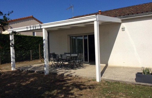 Saint-Julien-l'Ars House | maison d'hôtes