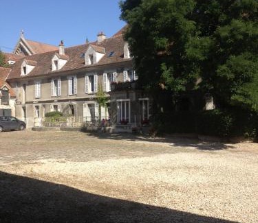 Juilly Bed & Breakfast | Maison d'hôtes la Ferme De L'abbaye
