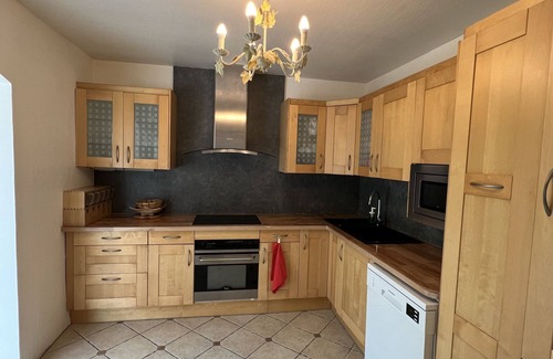 Morancez House | Maison d'hôte 5km from Chartres city center, riverside, heated pool