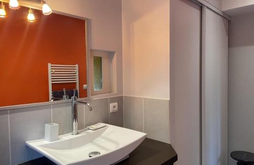 Autry-Issards House | Maison de Charme avec Jardin Privé et Randonnées, Idéale pour Familles et Cavaliers - FR-1-489-449