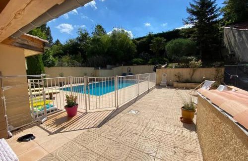 Quillan Villa | Maison de famille (piscine, jacuzzi et sauna)