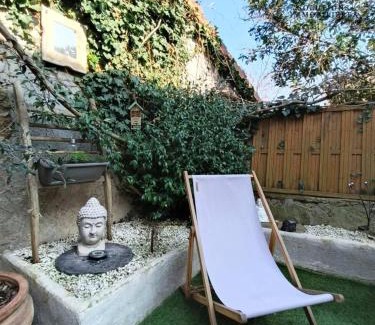 Les Roches-de-Condrieu Villa | Maison de village avec terrasse et espace de plaisance au bords du Rhône