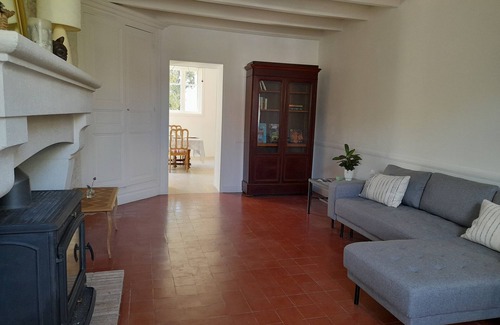 Ambleville House | Maison de Campagne au Milieu des Vignes