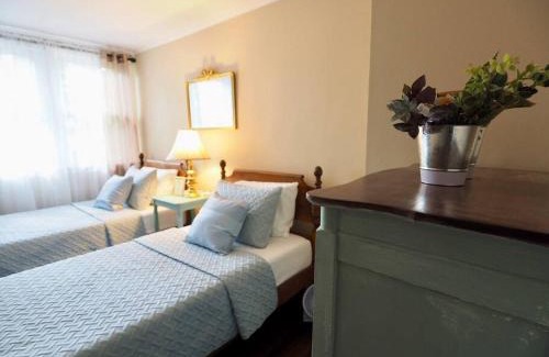 New Haven Villa | Maison de Jardin Yale New Haven for Large Groups