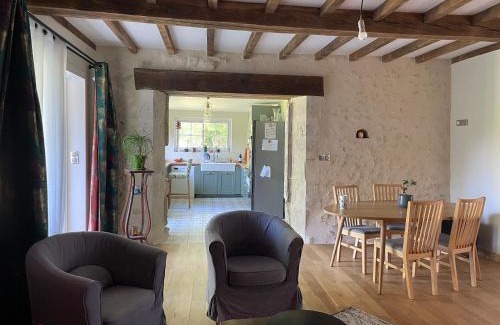 Razac-de-Saussignac House | Maison de la petite sorcière