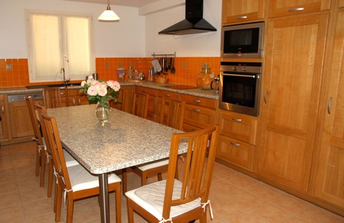Bois-le-Roi House | Maison de la Mare (7 rooms) along La Seine and in a wooded property.