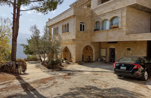 Beiteddine House | Maison de la Vallee Private Guest House Great View