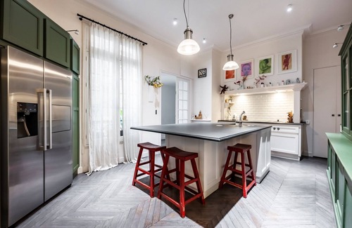 Quartier de la Plaine-de-Monceaux House | Maison de Luxe Service VIP - Nadia Comaneci