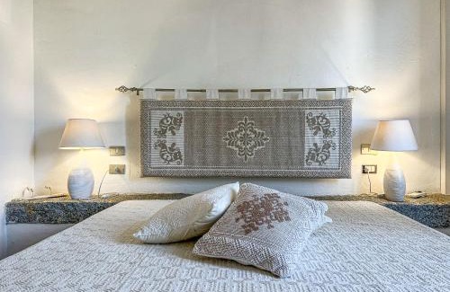 Terravecchia-Portoquadro House | Maison de Pierre