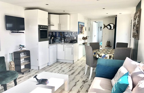 Plouarzel House | Maison DE Vacances A 300 M DES Plages Avec VUE SUR MER - 3 Étoiles