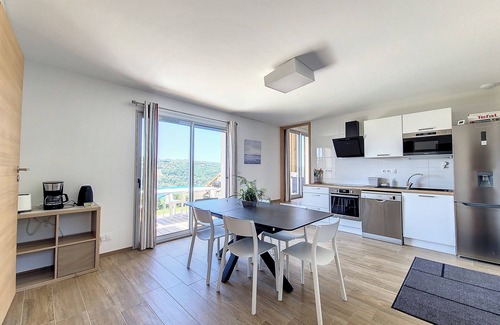 Montferrat House | Maison de Vacances Avec une vue Exceptionnelle sur lac de Paladru