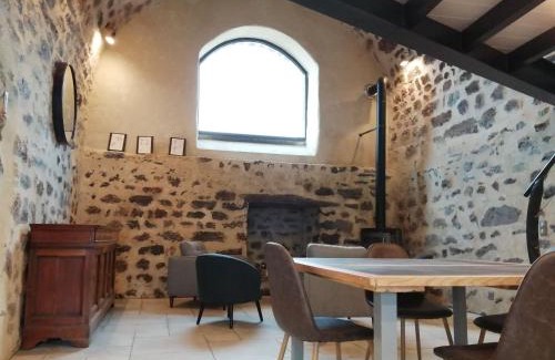 Arsac-en-Velay House | Maison de vacances rénovée, entre nature et ville, proche du Puy-en-Velay - FR-1-582-321