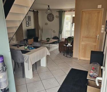 Nevers Apartment | maison de ville avec jardin privatif