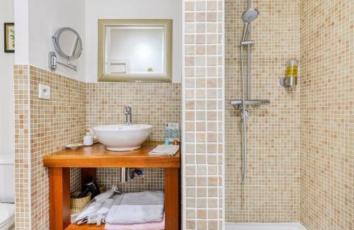 Neffies Bed & Breakfast | Maison Dix Chambres d'hôtes et Espace SPA Bien être