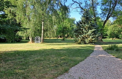Bouconville-sur-Madt Apartment | Maison du parc