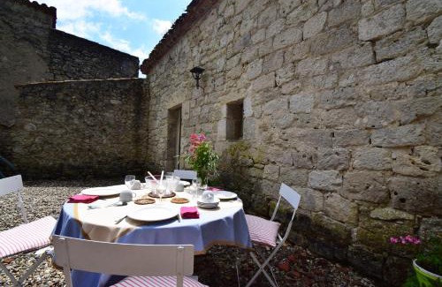 Laroque-Timbaut Villa | Maison en pierre à Laroque-Timbaut - Clévacances 3 clés