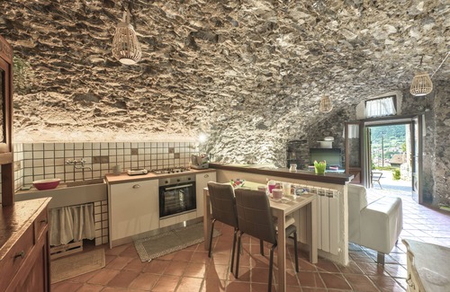 Capo di Ponte House | Maison Enchantée