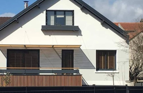 Issy-les-Moulineaux House | Maison Familiale Jardin+piscine