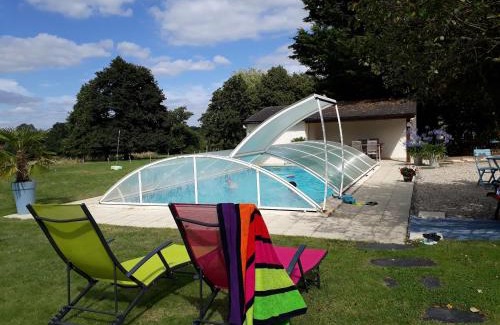 Bonnoeuvre House | Maison familiale avec piscine, grand jardin clos et équipements de loisirs - FR-1-306-898