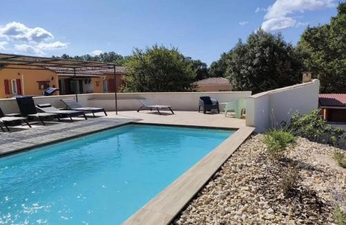 Vagnas House | Maison familiale spacieuse avec piscine à Vagnas