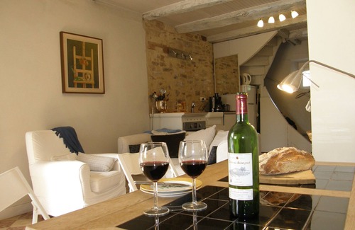 Aiguelèze House | Maison Felix is an idyllic 18th century cottage at the foot of Cordes sur Ciel
