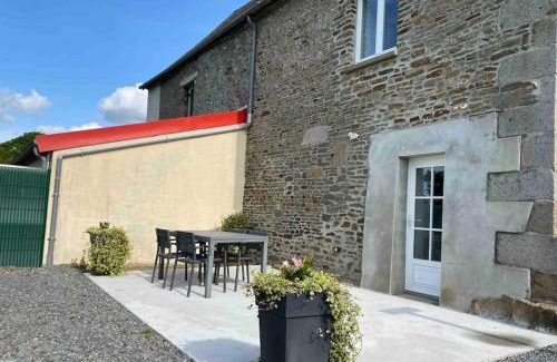 Saint-Aubin-de-Terregatte House | Maison - Mont St Michel à 15 min