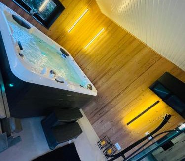 Etting House | Maison Gite Chez Nounou sauna jacuzzi jardin arboré