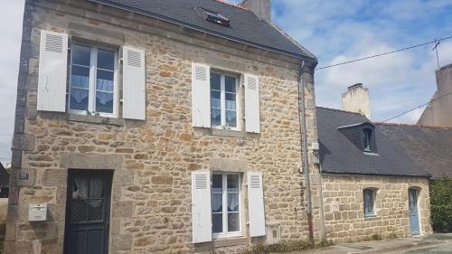 Pont-l'Abbe House | Maison historique - cour - centre-ville -plage 10 mn