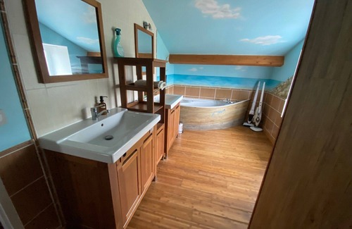Saint-Georges-du-Bois Bed & Breakfast | Maison Idéale Pour Être au Calme en Famille ou Entre Amis 45 mn de La Rochelle