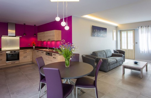 Bussieres (Yonne) House | MAISON INDIGO - 4 * residence - 7 km from the A6 motorway - exit AVALLON