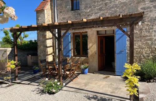 Magny-Lambert House | Maison les Bleuets - Hot tub