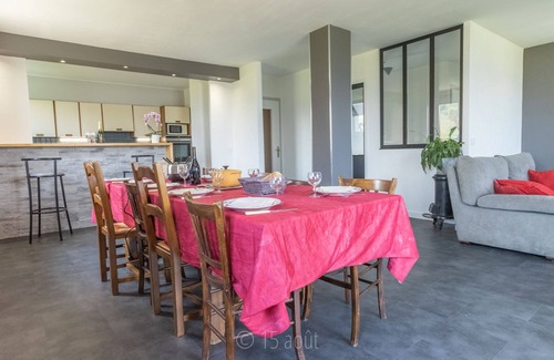 Apremont House | Maison Mado - Gîte au Coeur des Vignes Avec Panorama sur les Montagnes